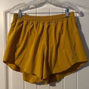 Lululemon | Track That 2-in-1 High-Rise Short 6” | Golden - Size 8